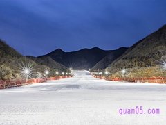 美团门票，静之湖滑雪场【成人票】早鸟平日日场/全雪季夜场滑雪+雪具58元